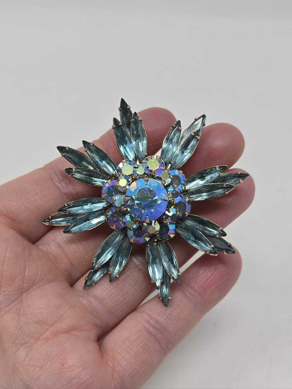 Vintage Judy Lee Aurora Borealis Rhinestone Starburst Brooch Pin